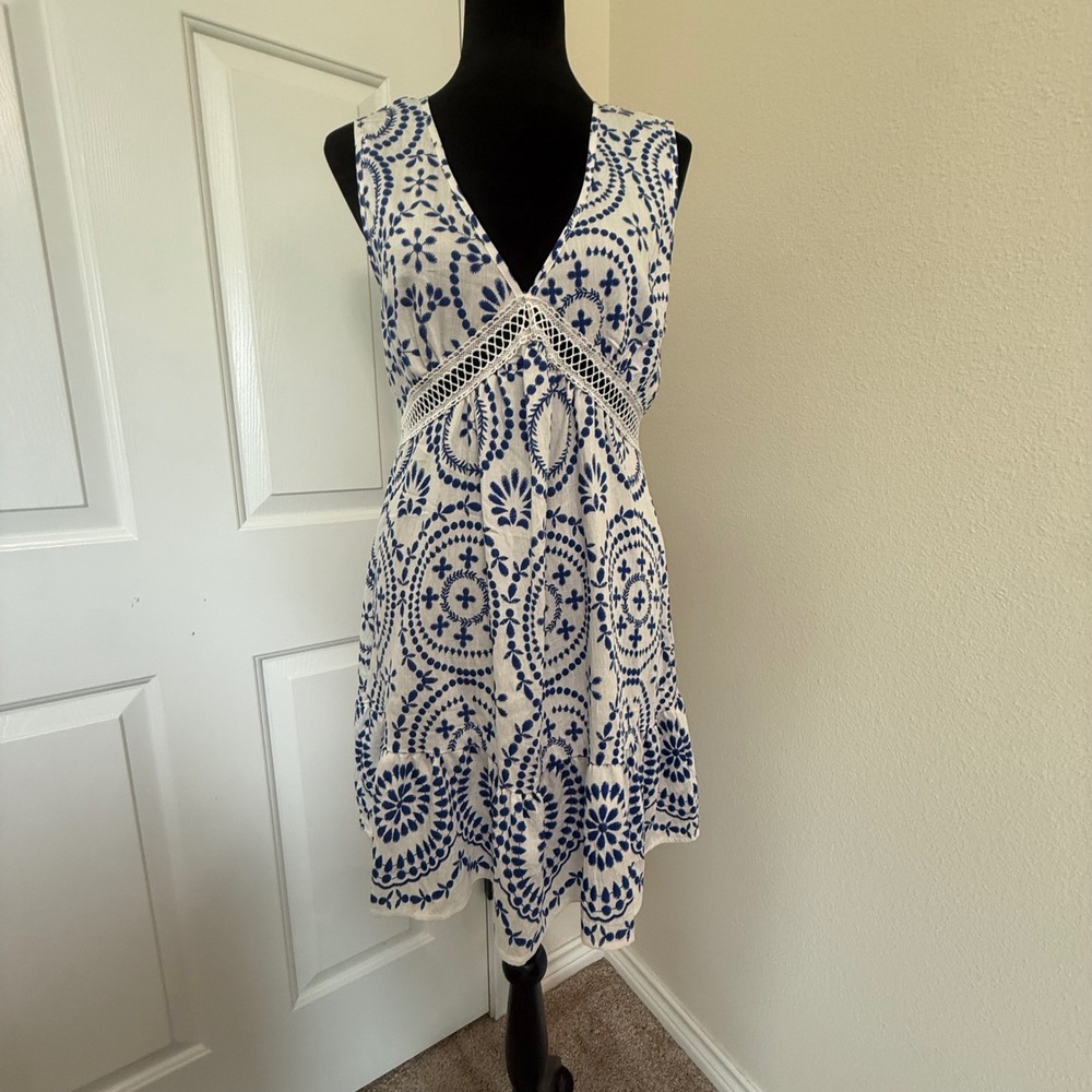 Cupshe Blue White Medallion Print V-Neck Mini Dress Crochet Lace Trim Womens M